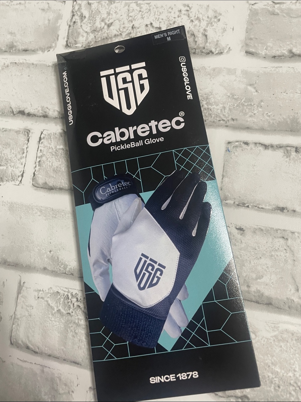 USG Cabretec Pickleball Glove in Black & White. Men’s Right M. New. One glove.